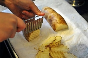 crinkle cut fries knife